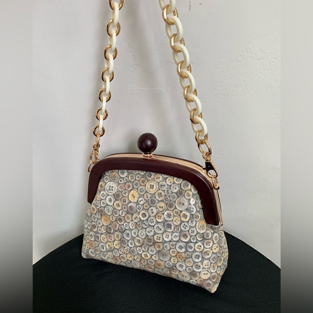 Handmade Genuine Leather Relief Button Pattern Push-lock Clutch/Crossbody - Picture 11 of 16